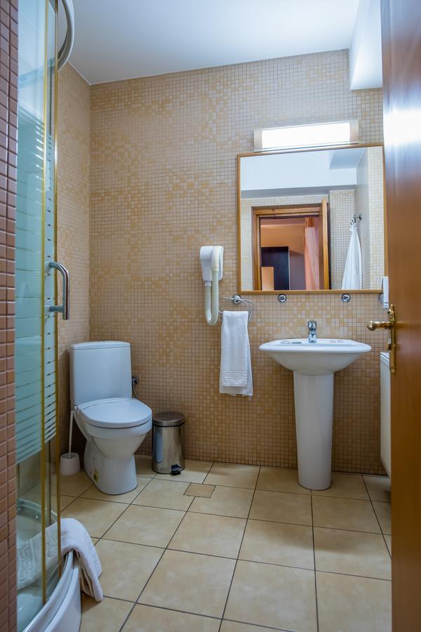 Hotel Maria Rădăuţi Buitenkant foto